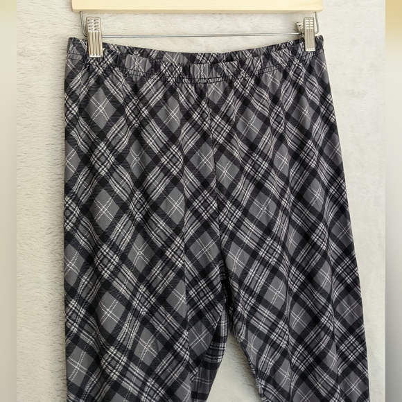 Lily by Firmiana L/XL Leggings, Diagonal Plaid, Grey and Black - Picture 2 of 6